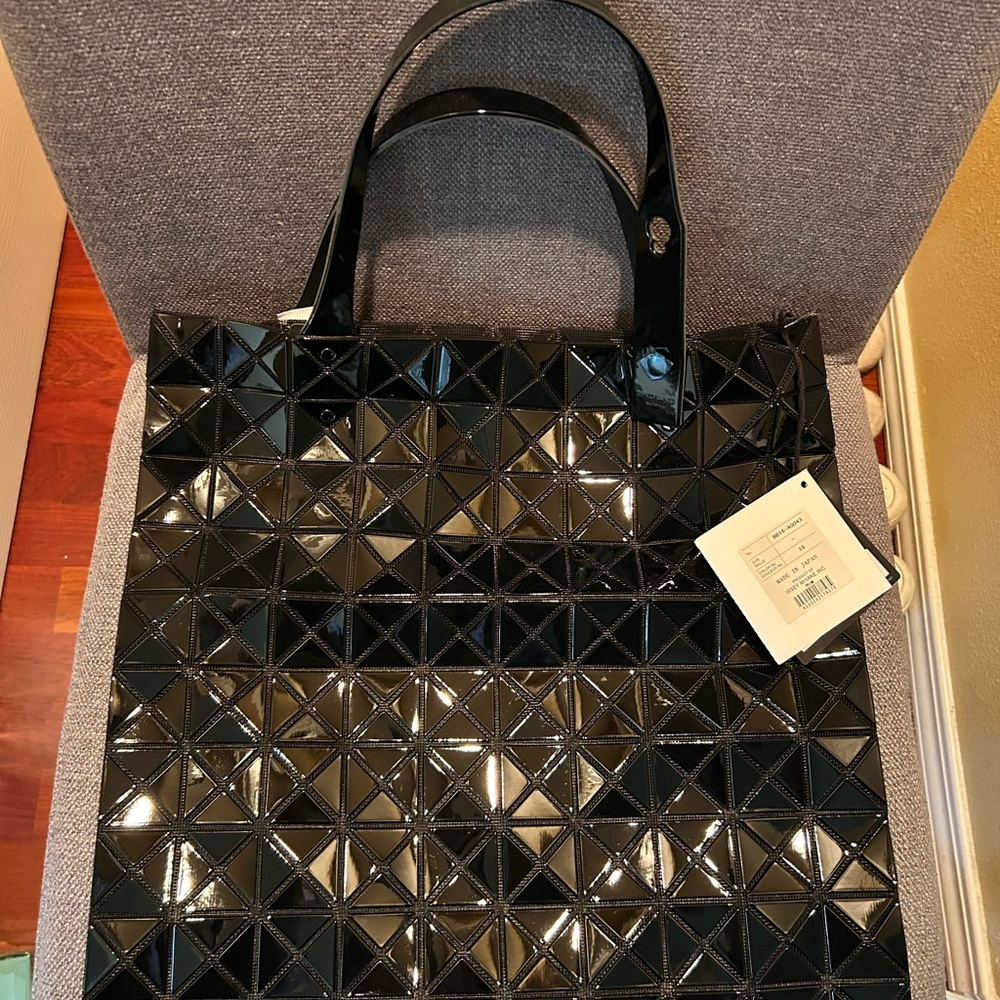 Bao Bao Issey Miyake
Prism Large Tote 15.5"W x 0.25"D x 15"H MSRP $665